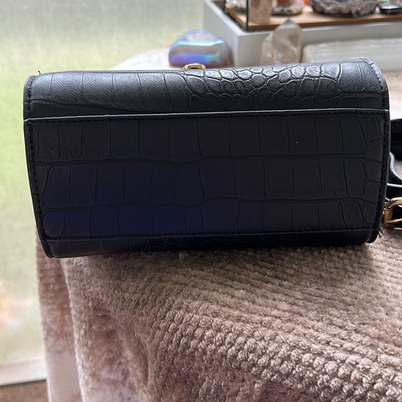 BEBE EVIE CROSSBODY BAG NEW - Picture 8 of 12